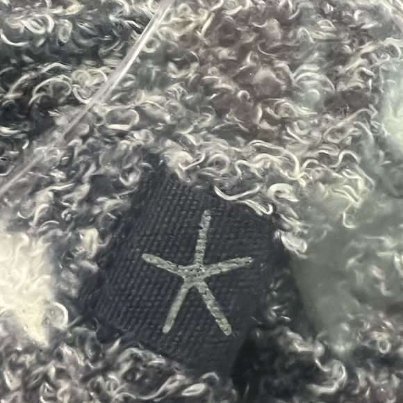 Barefoot Dreams Cozy Chic Lite Gray Cardigan Sweater Size M - Picture 8 of 8